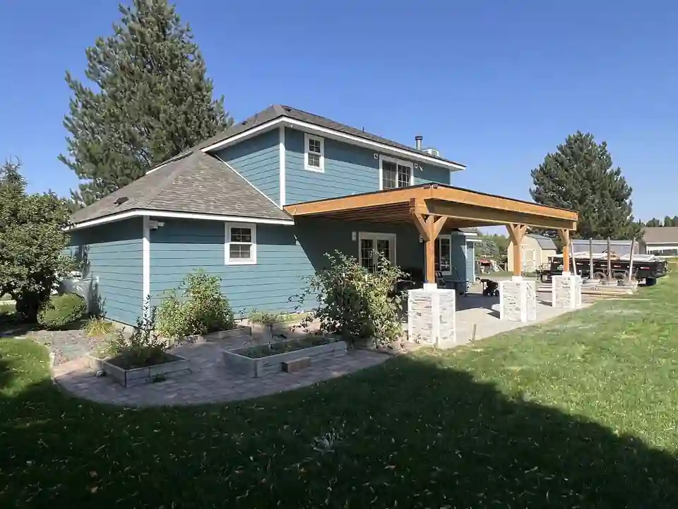 Custom homes, dirt to finish